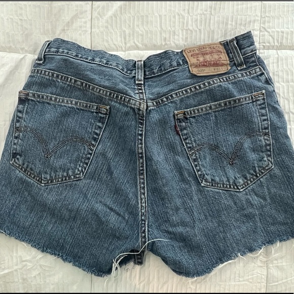 Levi 505 cutoff shorts - Picture 3 of 5